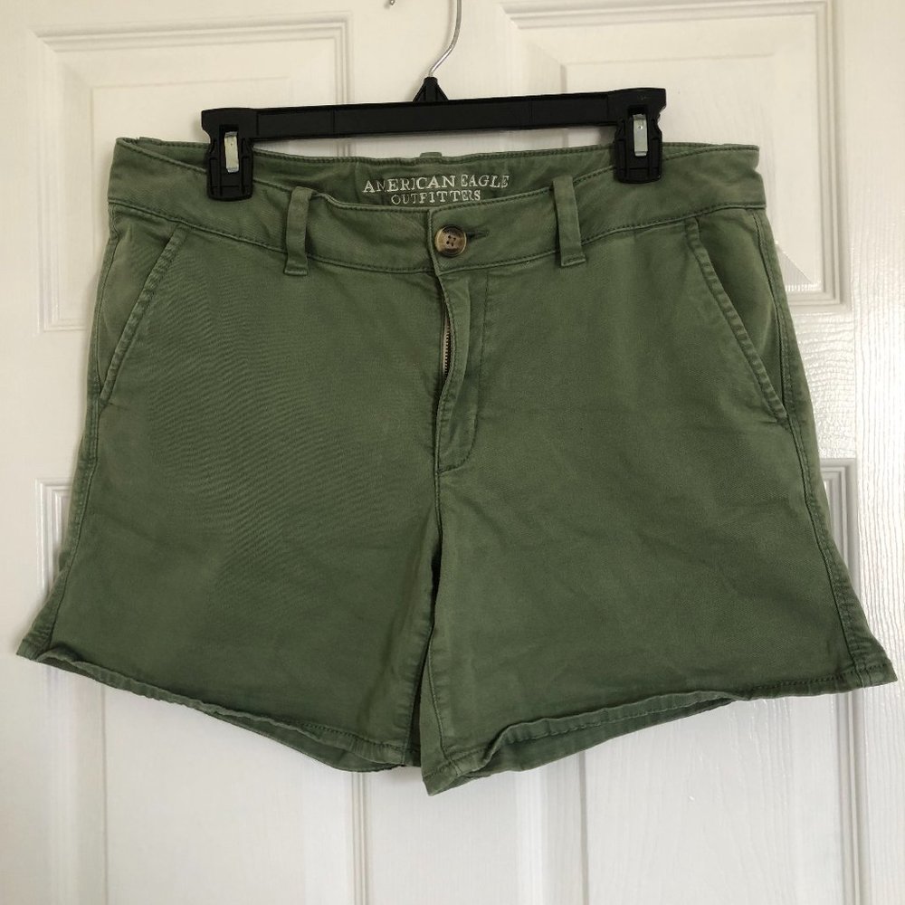 American Eagle Midi Shorts, Size 14